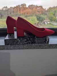 sapatos de senhora vermelhos