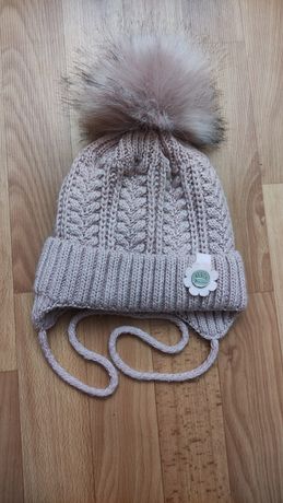 Зимняя теплая шапка для девочки