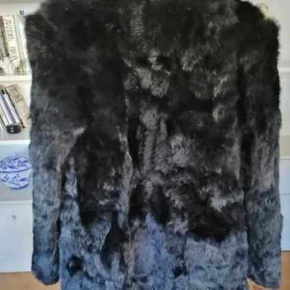 Vendo casaco de peles preto