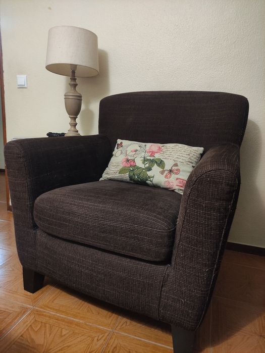 Cadeirão IKEA castanho
