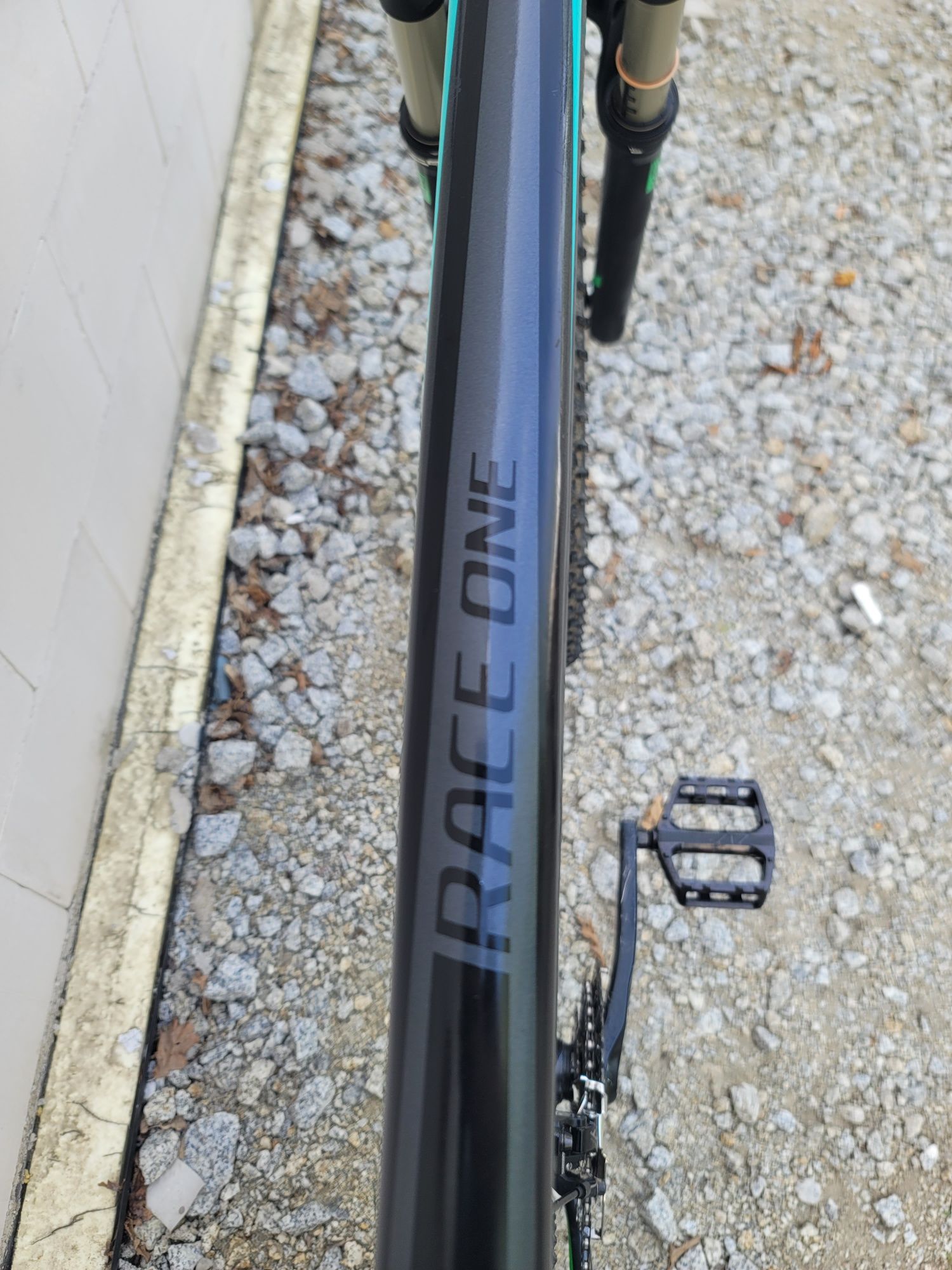 Cube Race One Rower MTB Rockshox 29" 23cale Deore XT