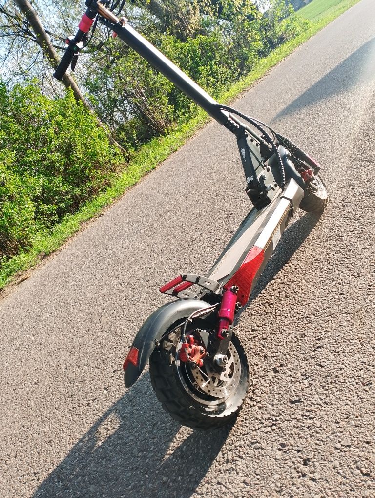 Sprzedam hulajnogę kukirin kugo m4 pro