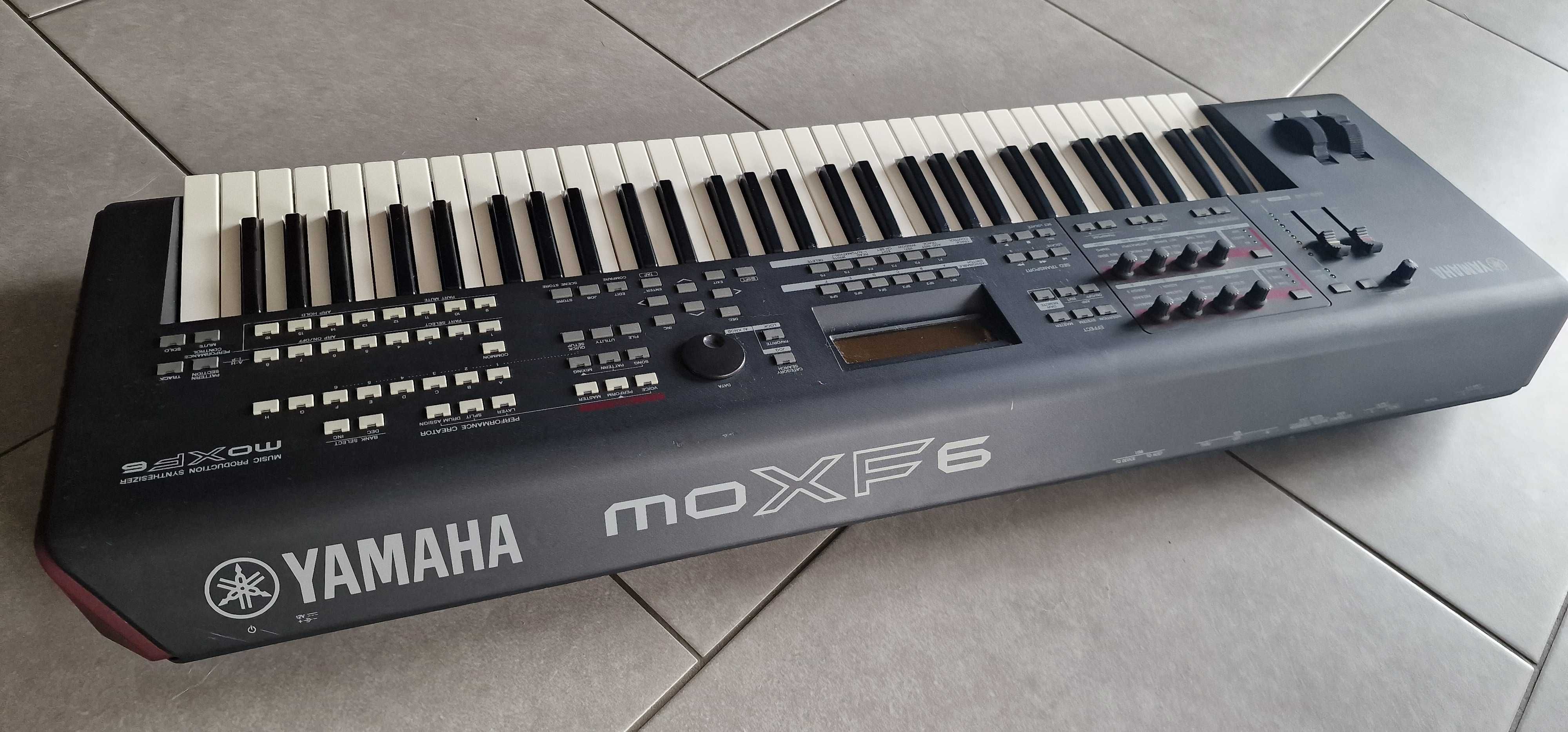 Syntezator Yamaha MO XF 6