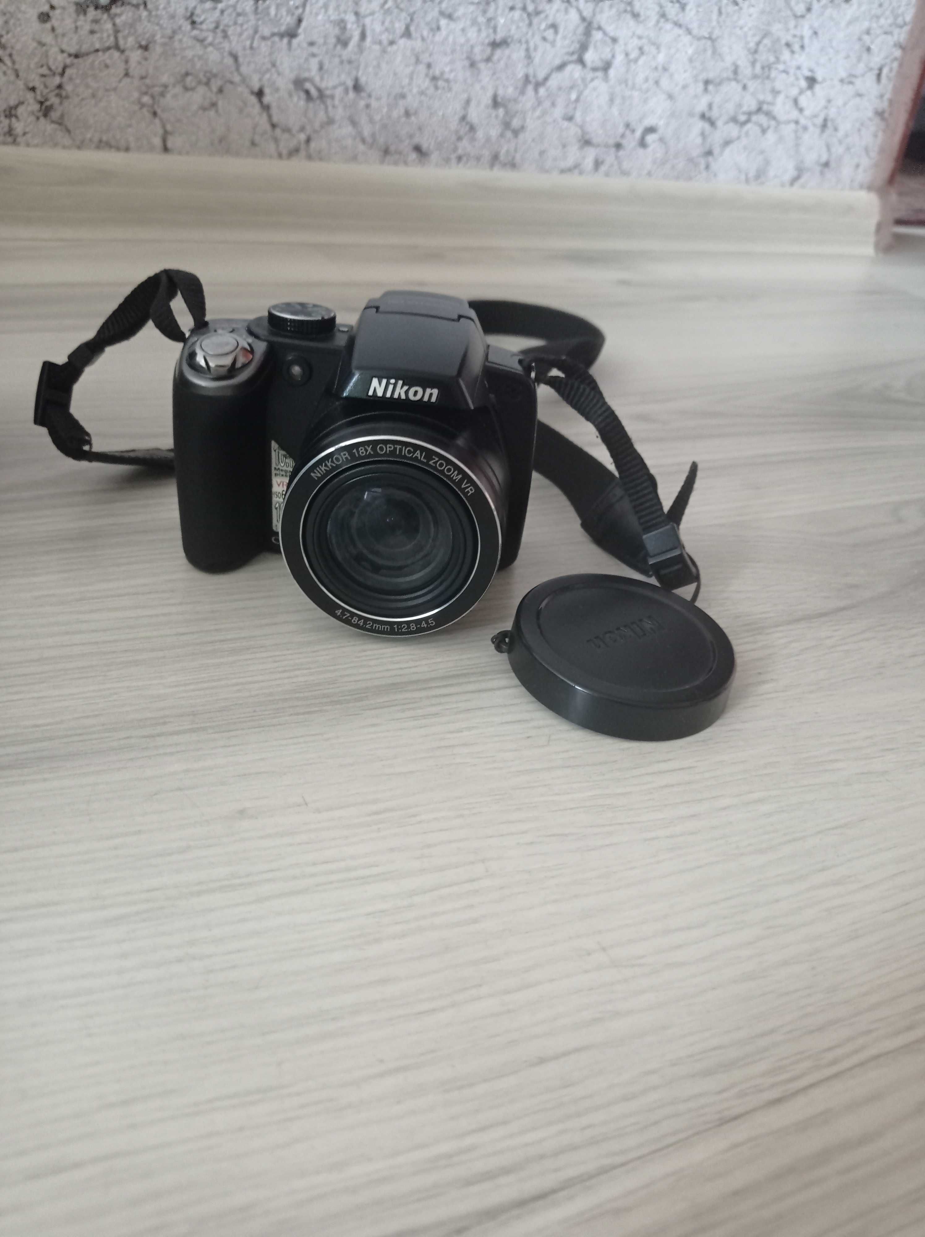 Продам фотоапарат Nikon Coolpix P80