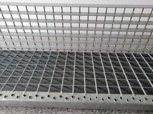 stopień schodowy WEMA 120cm masywne schody industrialne ocynk ogniowy