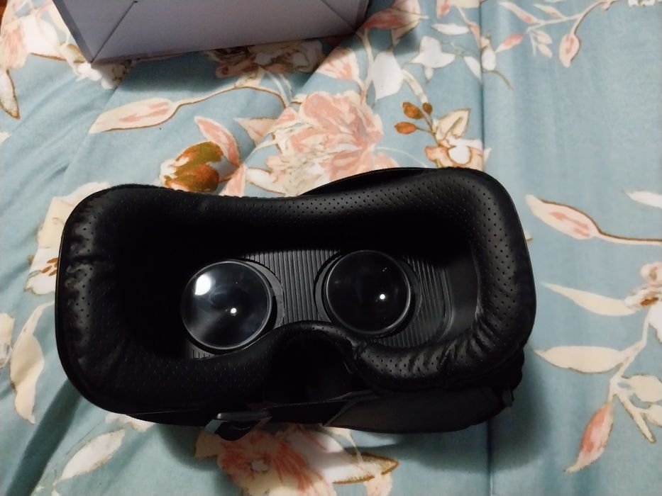 Vendo oculos virtuais novos usados  1 vez