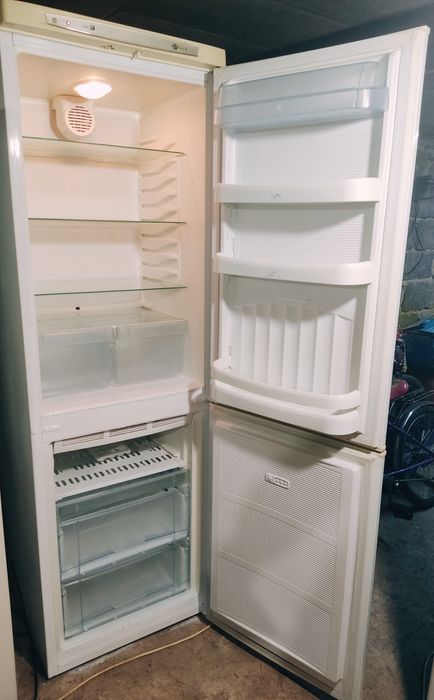 Холодильник Swizer 1,85 м.