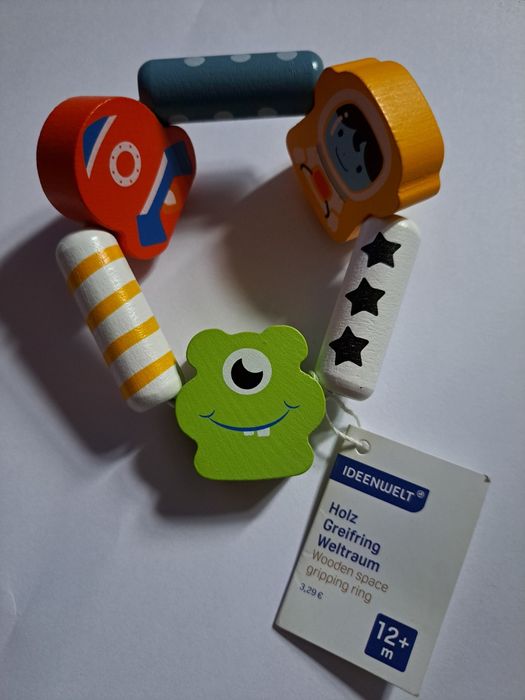 Nowa drewniana zabawka grzechotka