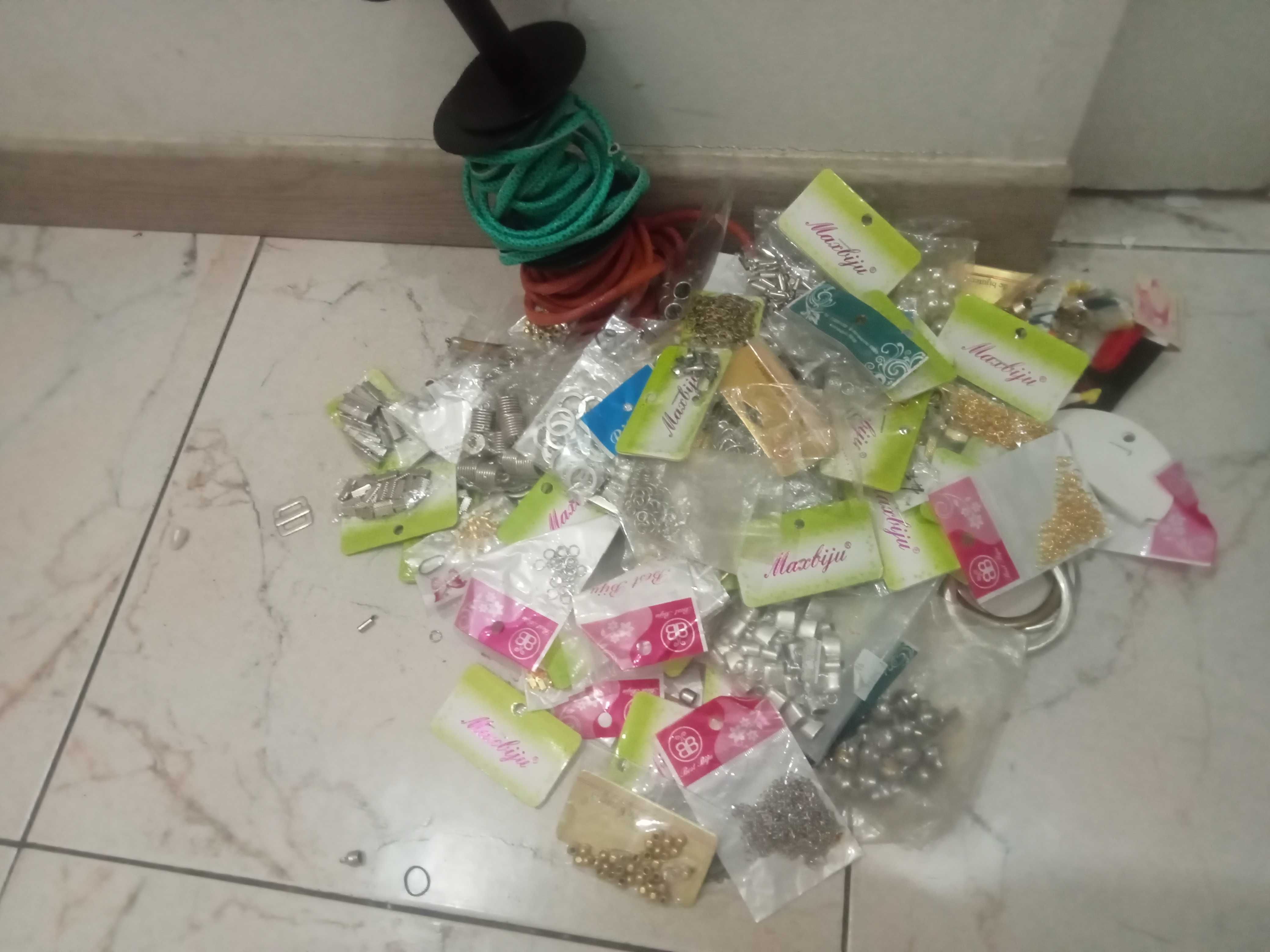 Material de bijuteria
