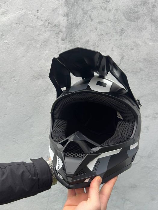 Эндуро шолом - шлем S-M різні кольори