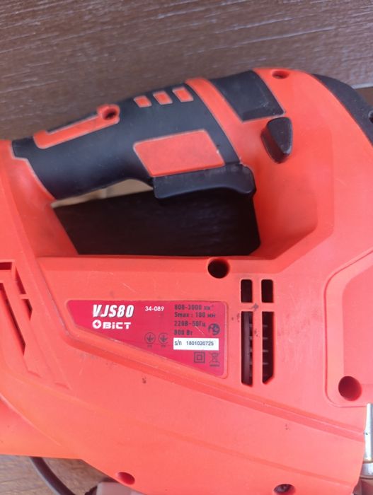 Продам лобзик 220 в 800 вт