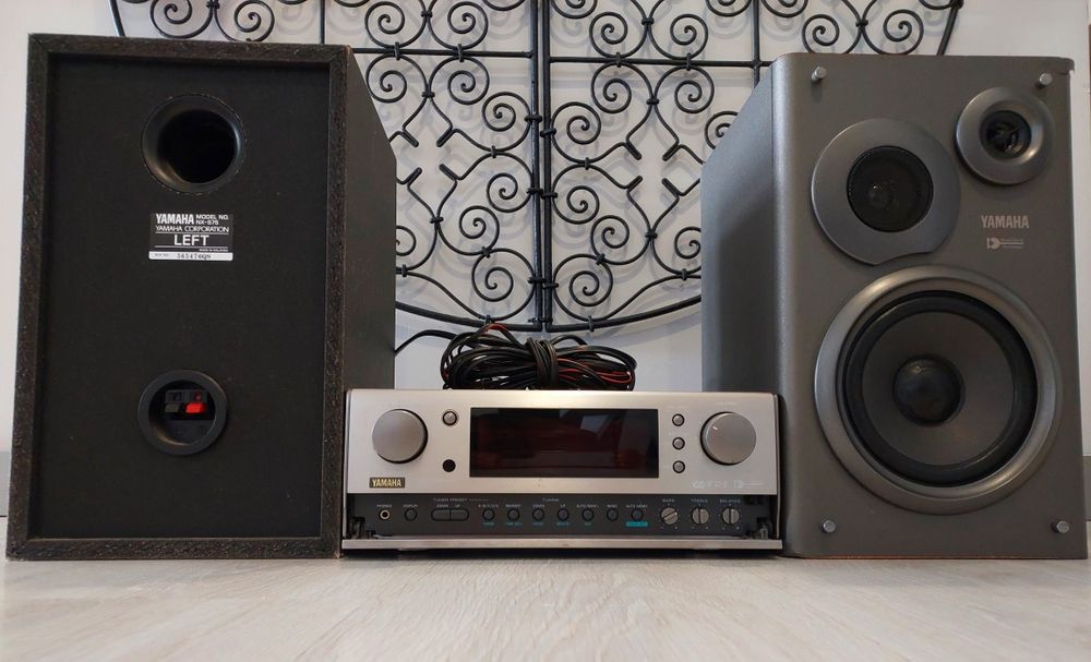 Par colunas + amplificador Yamaha