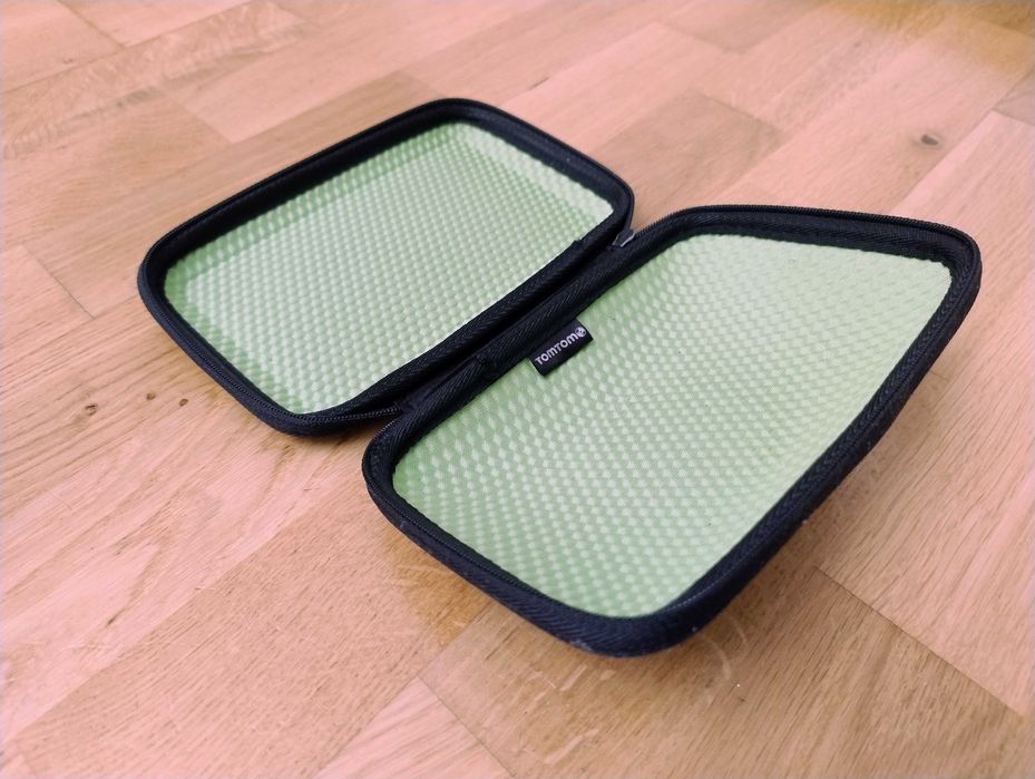 Etui TomTom nawigacji sztywne zapinane na suwak dopasowane do Start 60