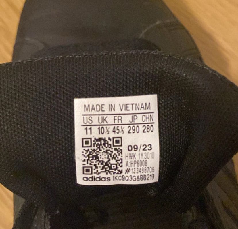 Ténis Preto Adidas – Original, Tamanho 45 | 45€