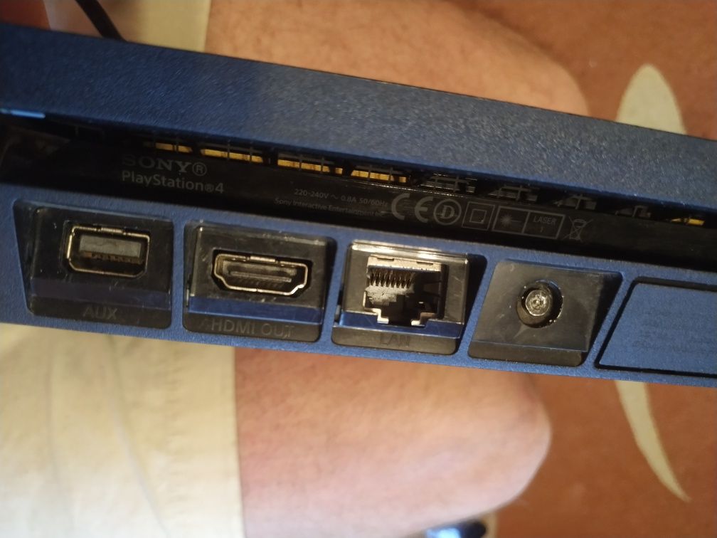 Sony PlayStation 4 slim