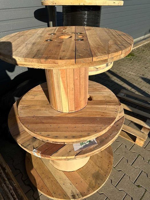 Drewniane szpule po kablach Masywne szpule drewniane Szpule z drewna