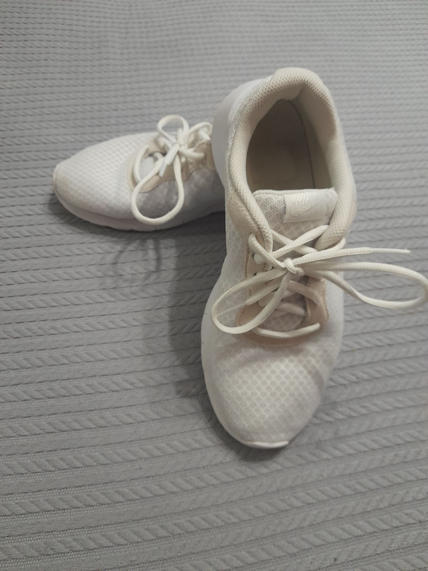 Продам кросівки розмір 38