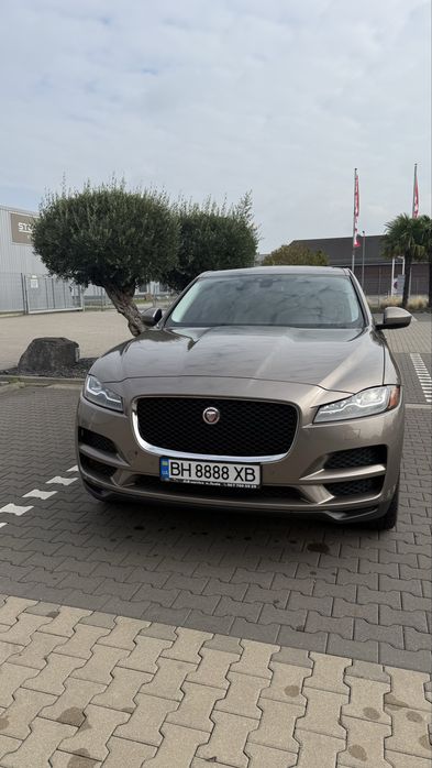 Jaguar F-pace 2017 рік