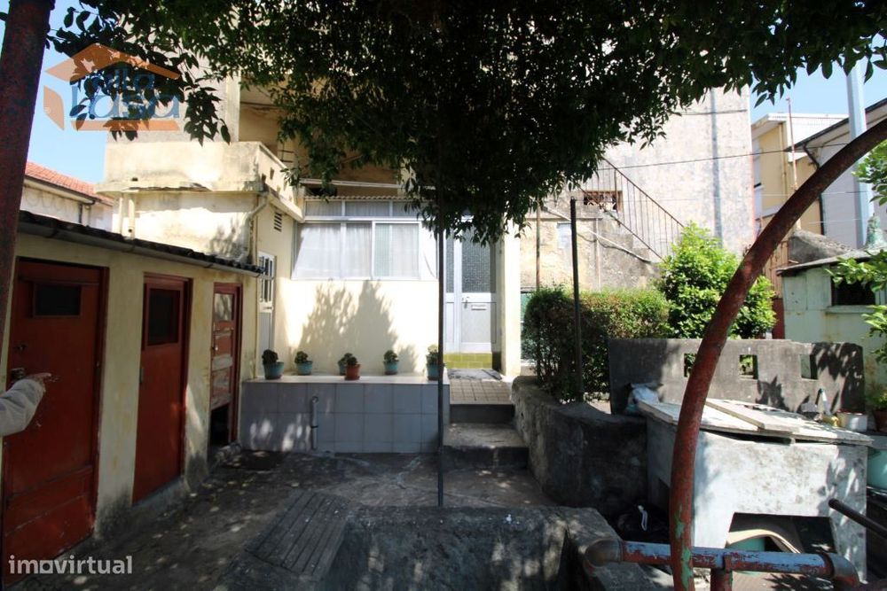 Prédio com 4 T1 em O.do Douro V.N. Gaia.