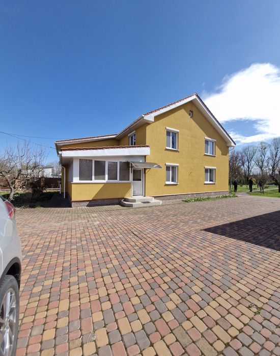 Продаж будинку 214  кв. метрів в 40 км від Києва.