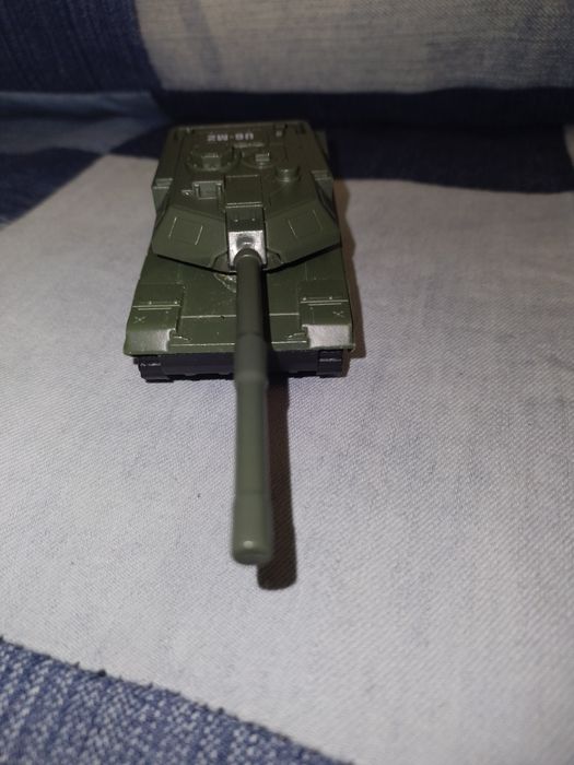 Модель танка M1A2 Abrams , машинки Кіндер