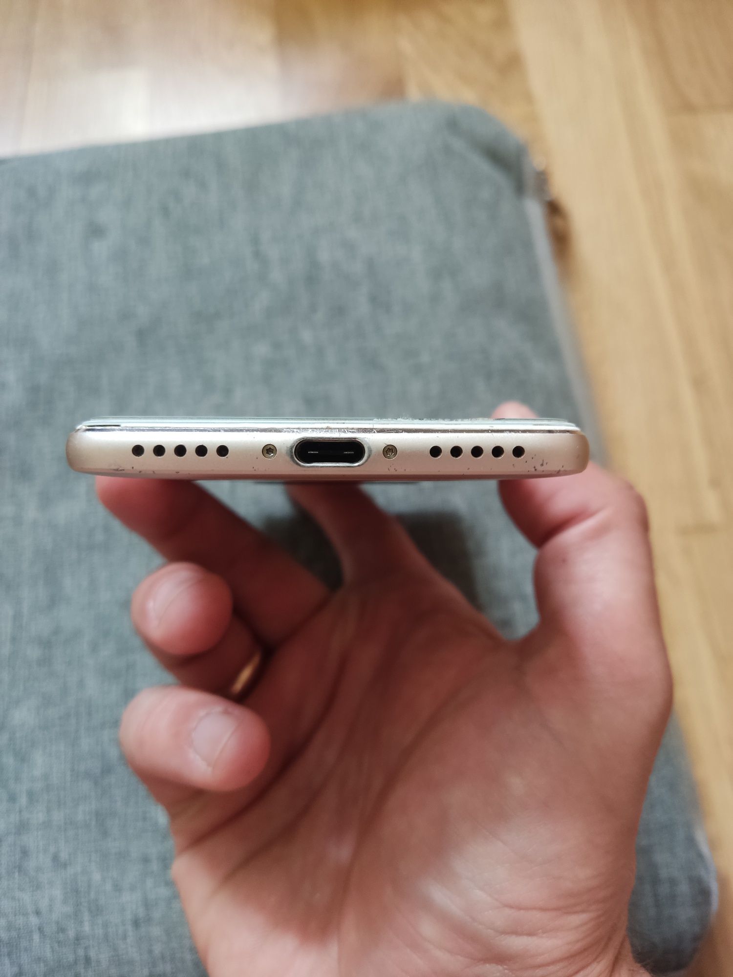 Продам смартфон ZTE Nubia Z17 mini (4 gb ram, 64 gb rom)