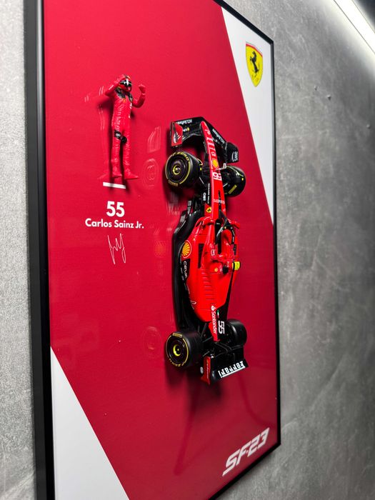 Bburago 50x30 F1 Ferrari SF-23 Масштаб 1/24 #55 Carlos Sainz jr.