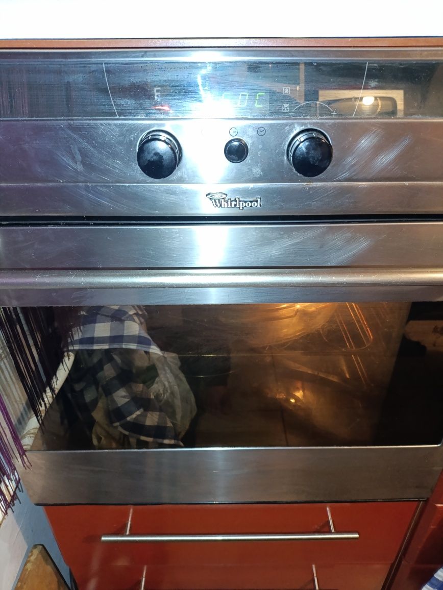 Piekarnik firmy Whirlpool do zabudowy