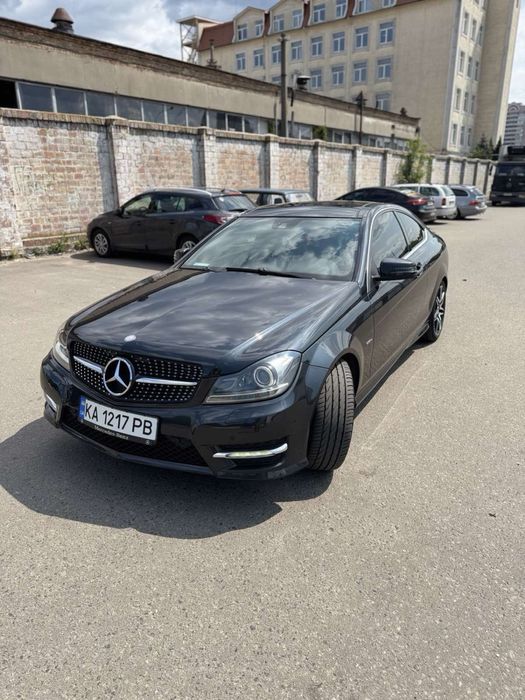 Продам сімейне надійне авто