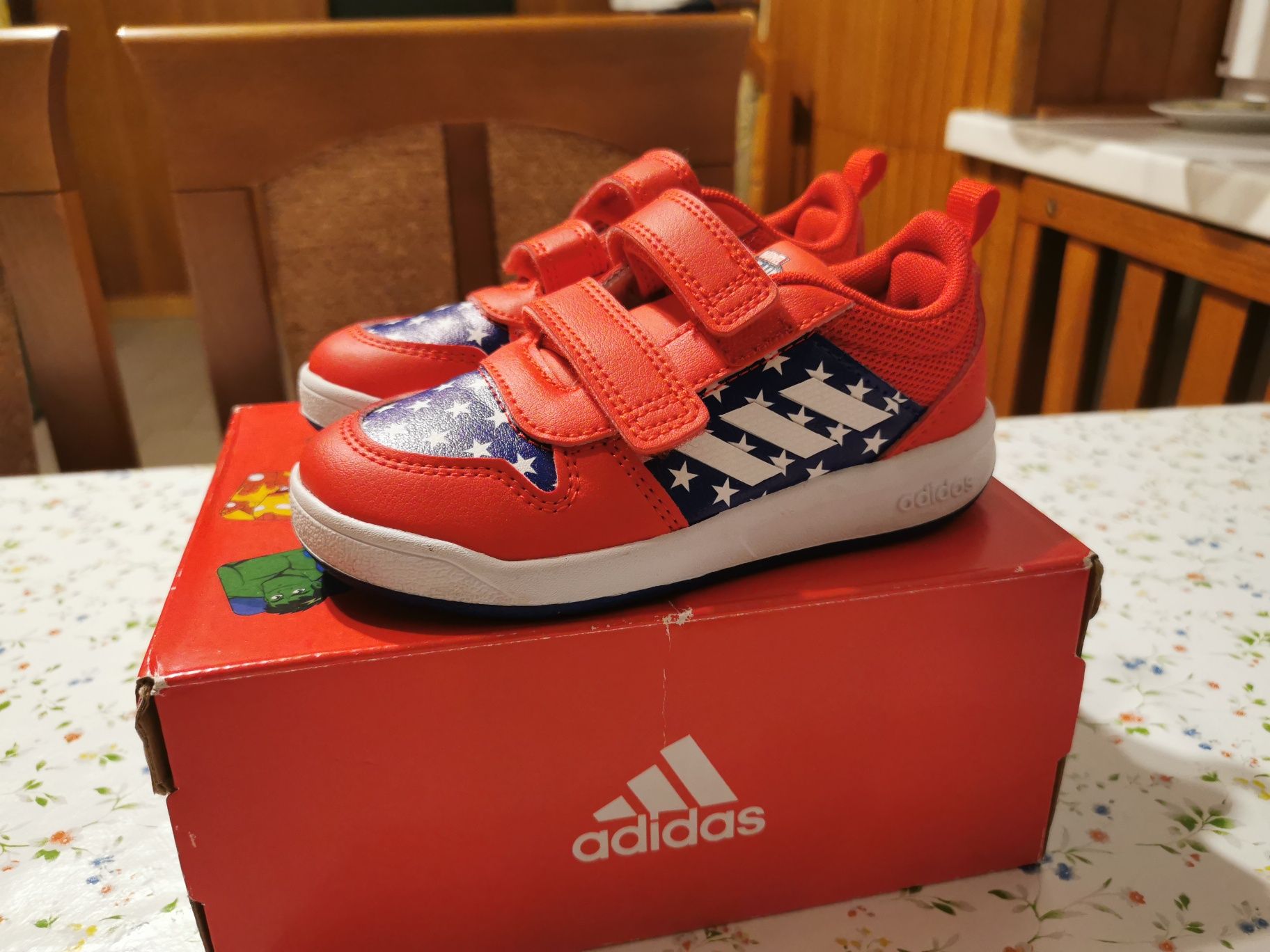 Buty Adidas Marvel 25,5