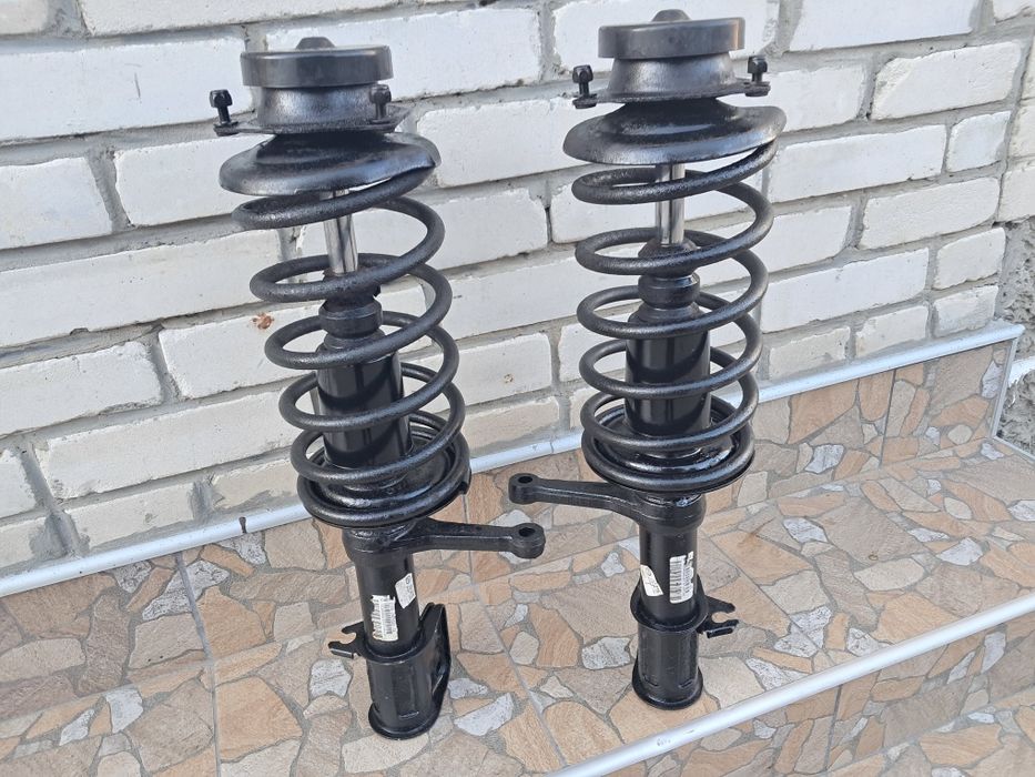 Стойки взборі ваз 2109 21099; 2110 2111 2112 2115 стойки передні ваз