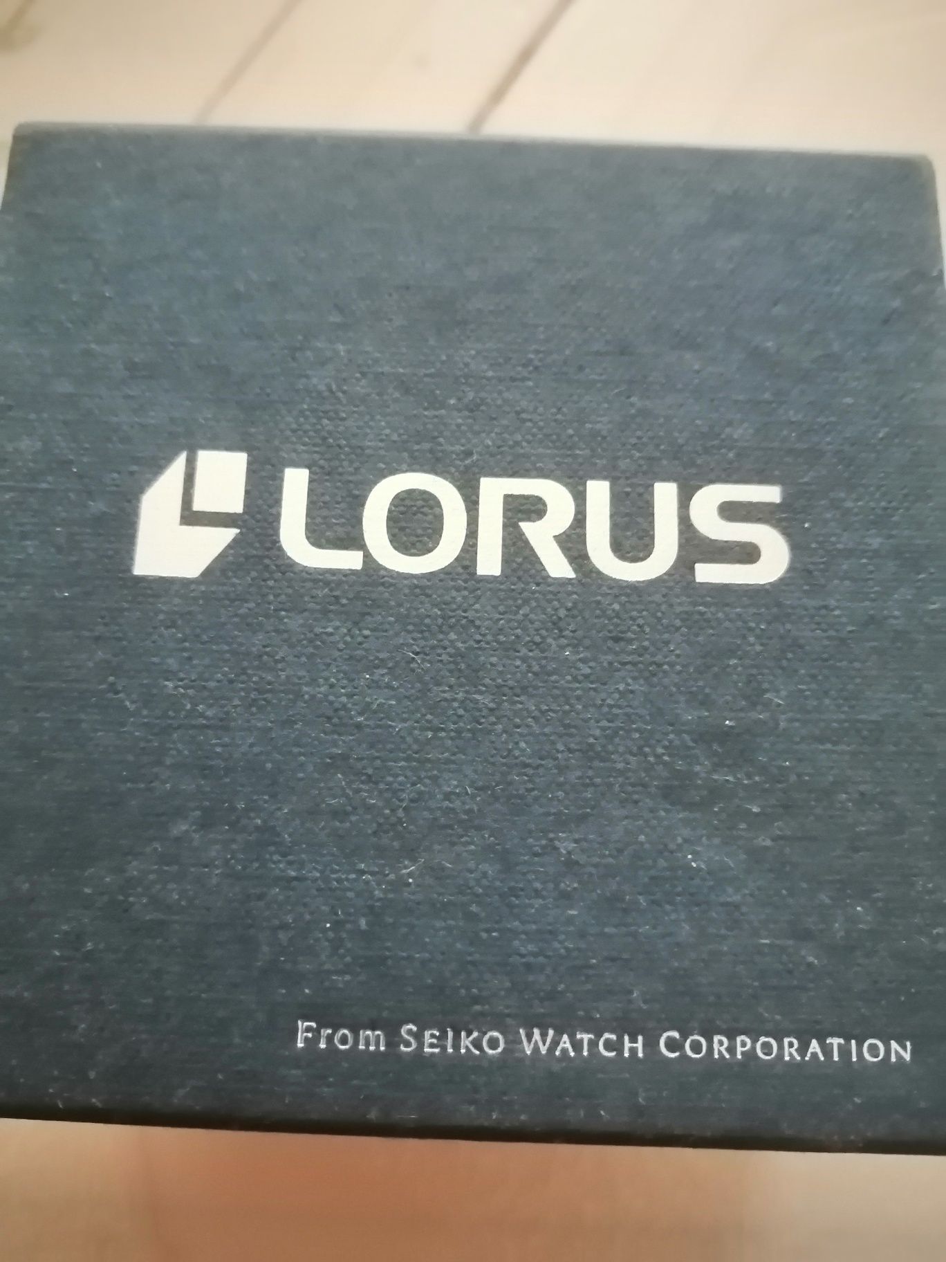 Relógio seiko lorus  nao foi usado ainda dentro da caixs