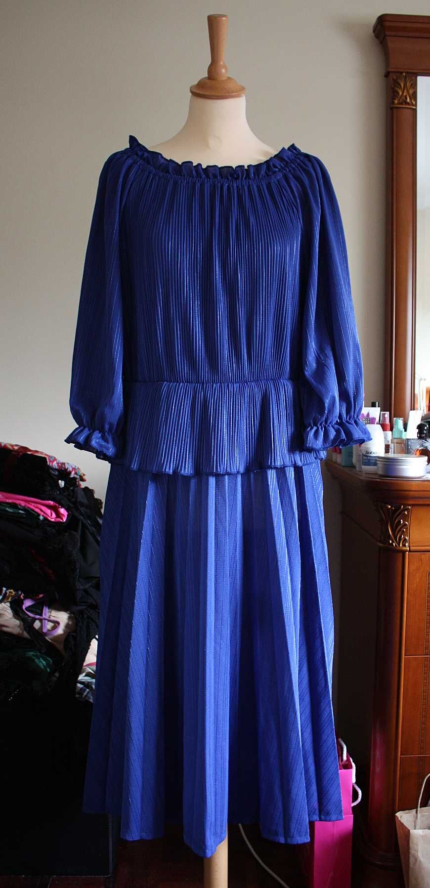 Vestido Vintage Azul de Manga Comprida com Saia Plissada