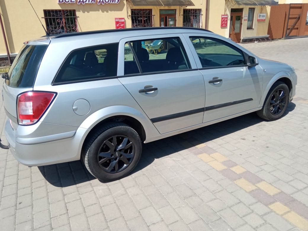 Opel Astra H 2009.