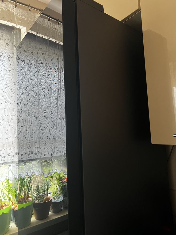 Lodówka SAMSUNG Bespoke RB38A7B5E22 2,03m, 390l, czarne szkło