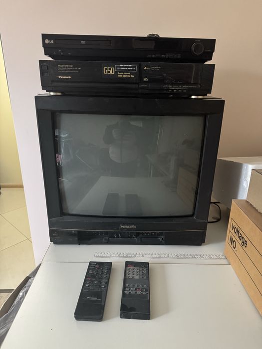 Комлект телевізор і відеомагнітофон Panasonic g50