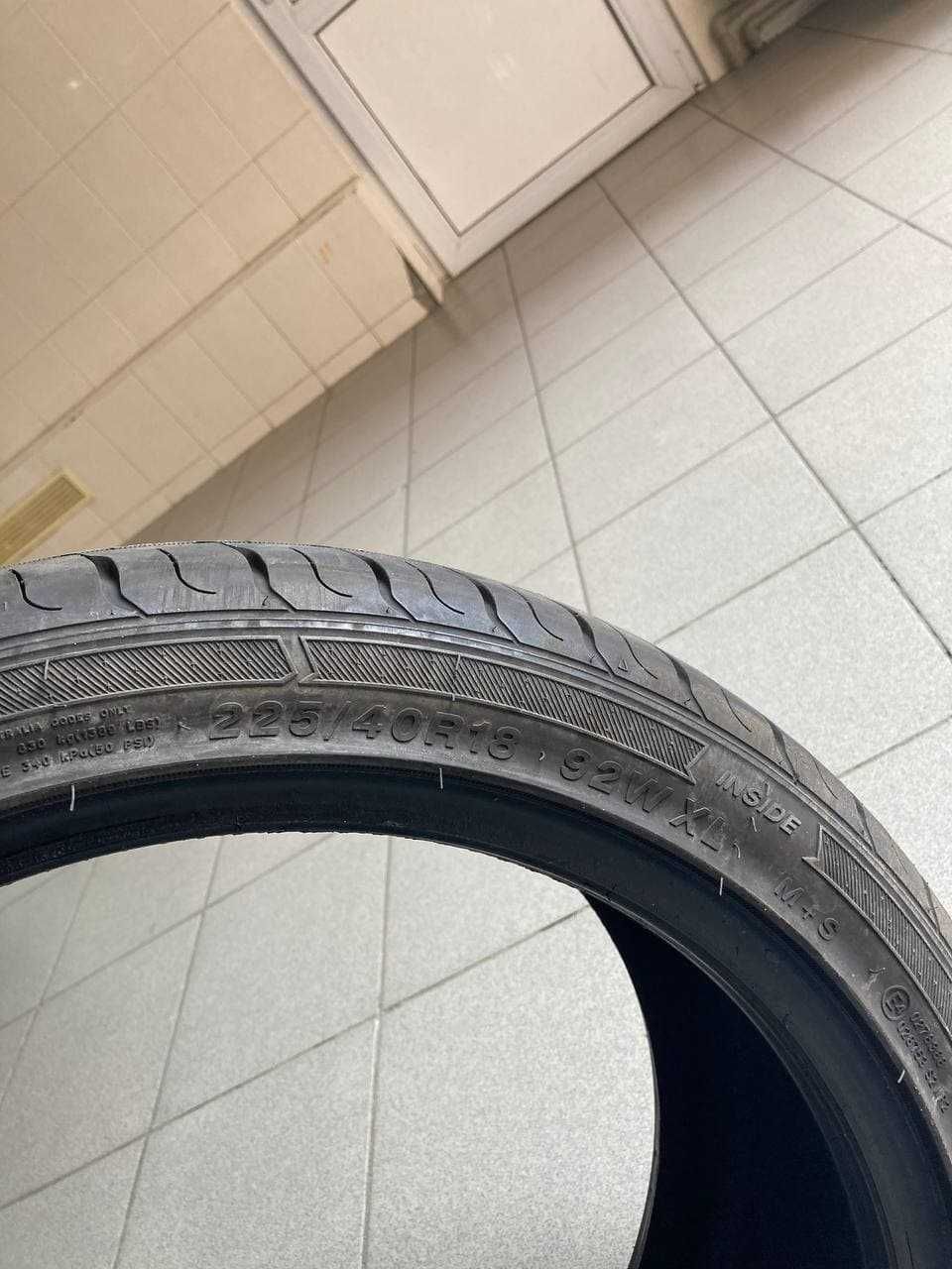 Літня шина ROCKBLADE Rock 525 225/40 R18 92W