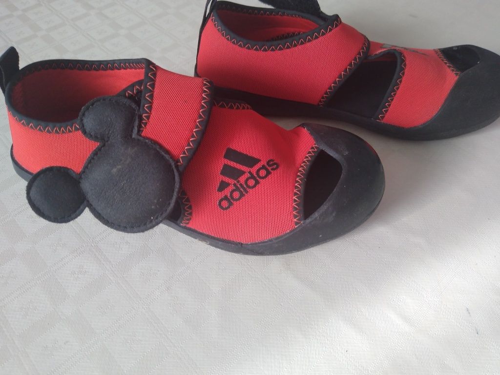 Sandałki dziewczęce adidas rozm 33, nowe