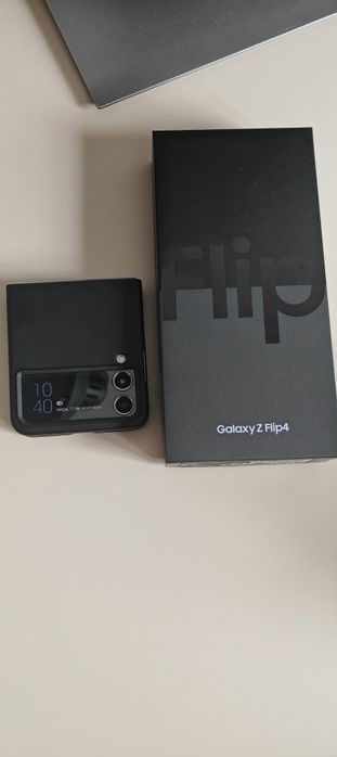 Samsung Galaxy Z Flip 4