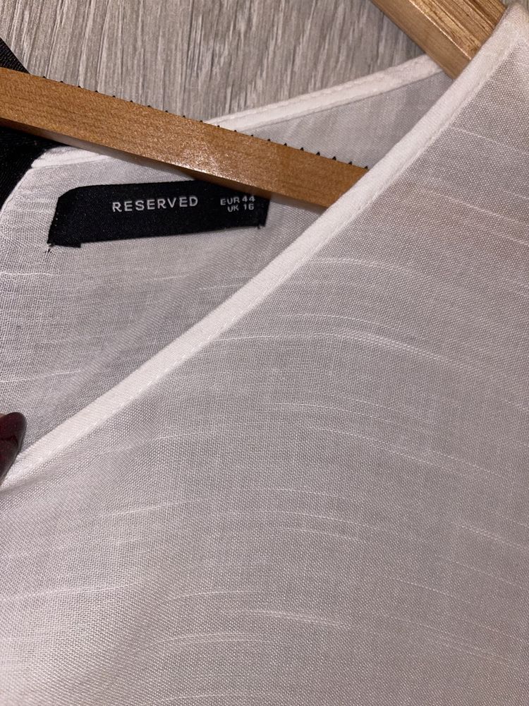 Biała bluzka z baskinką reserved 44