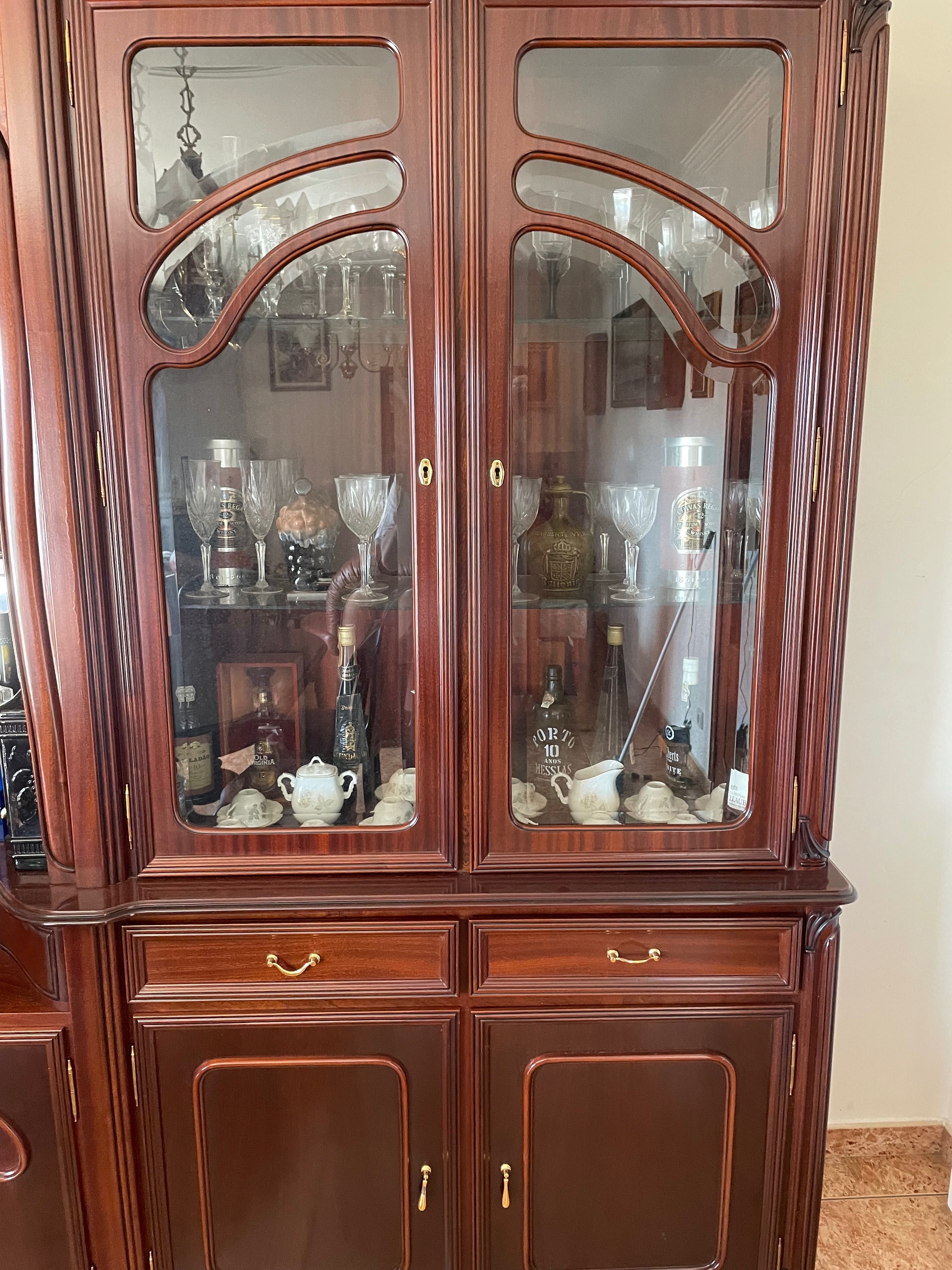 Movel cristal em perfeito estado