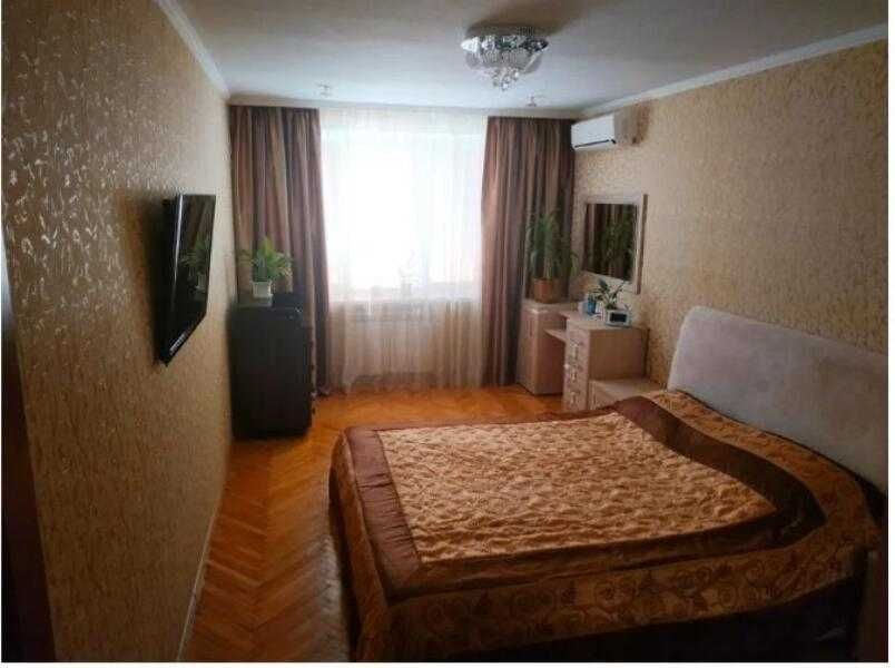 2 комн. квартира Одесская (возле с/м Класс, напротив SUNMALL)