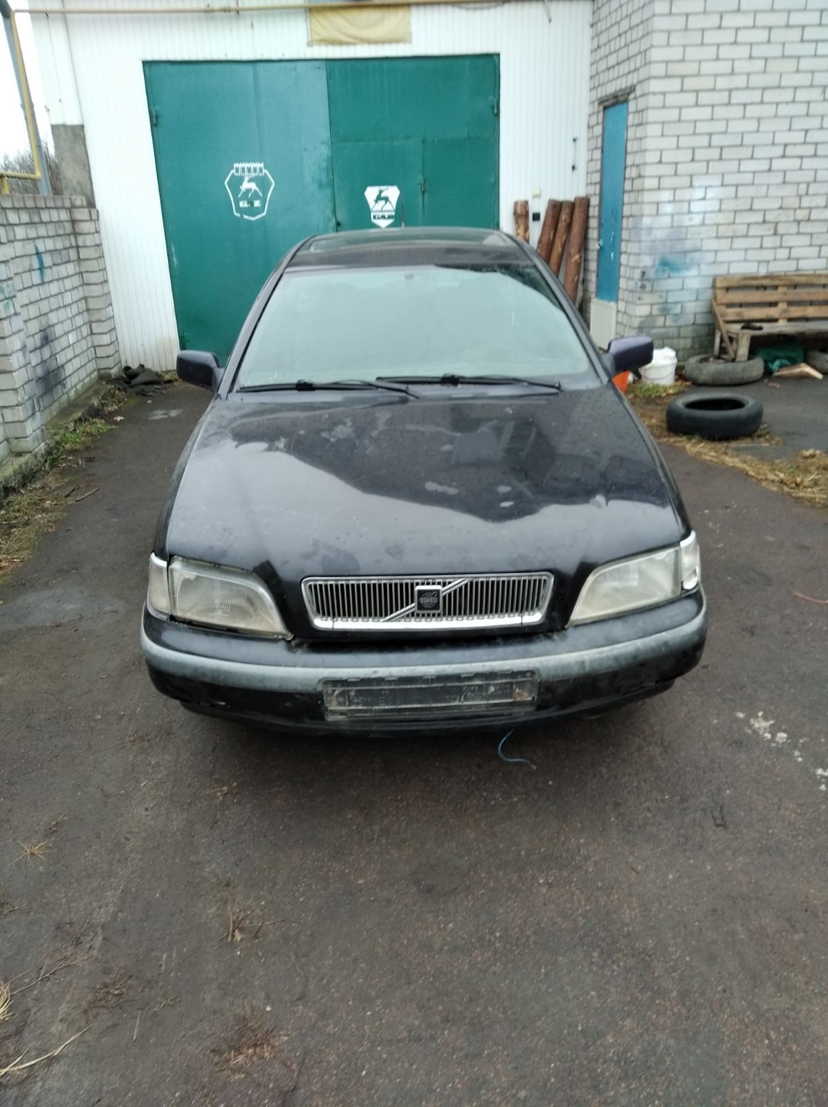 Разборка двигун, кпп, четверть,фари,двері,генератор,насос гурVolvo S40