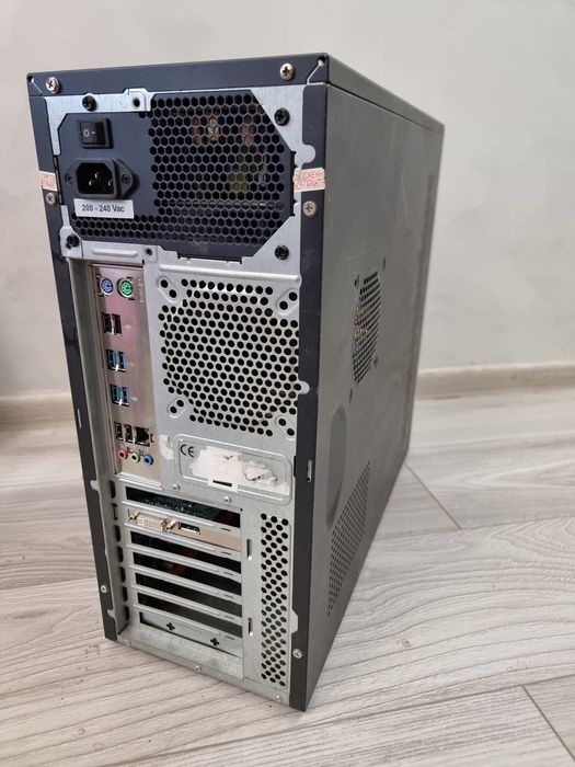 Системний блок Xeon E5-1650 12 потоків / 16 Гб