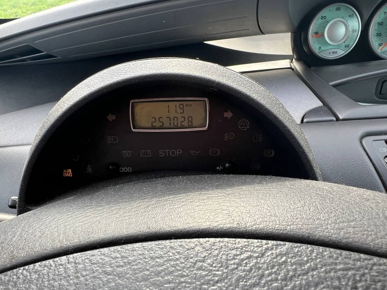 Надійний мінівен peugeot 807