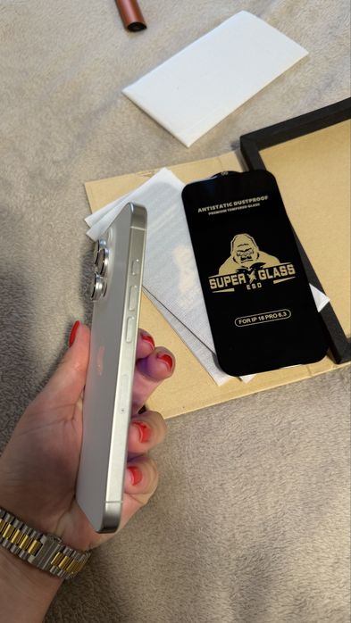 Iphone 16 Pro white Б/у состояние нового 1 тб