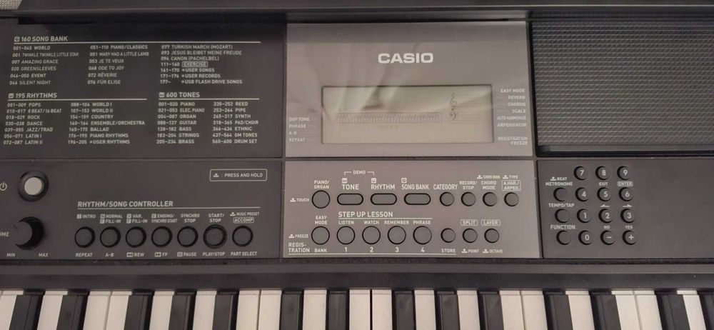 Piano Casio CT-X800