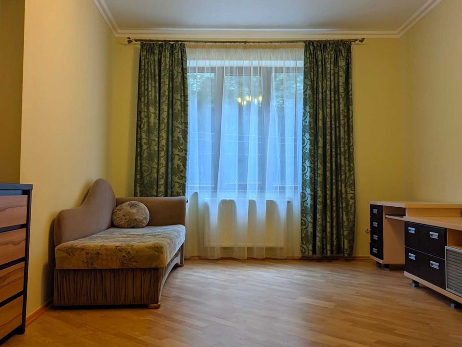 Оренда 3-кімнатної квартири вул. Вітовського