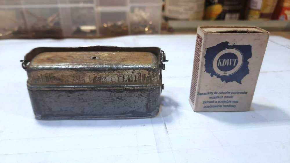 Mini skrzynka narzędziowa z kalafonia, lutowanie - vintage retro PRL