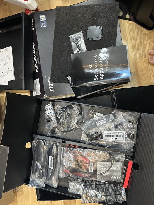 Материнська плата MSI X99A Godlike Gaming Carbon 2011-v3 + i7 6900k